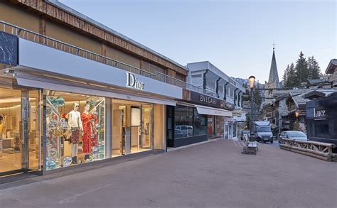 Dior opens new boutique in Courchevel .